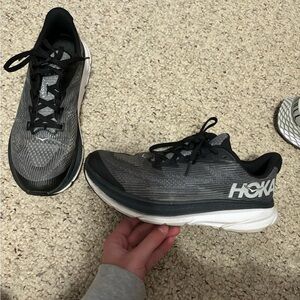 Hoka Clifton 9